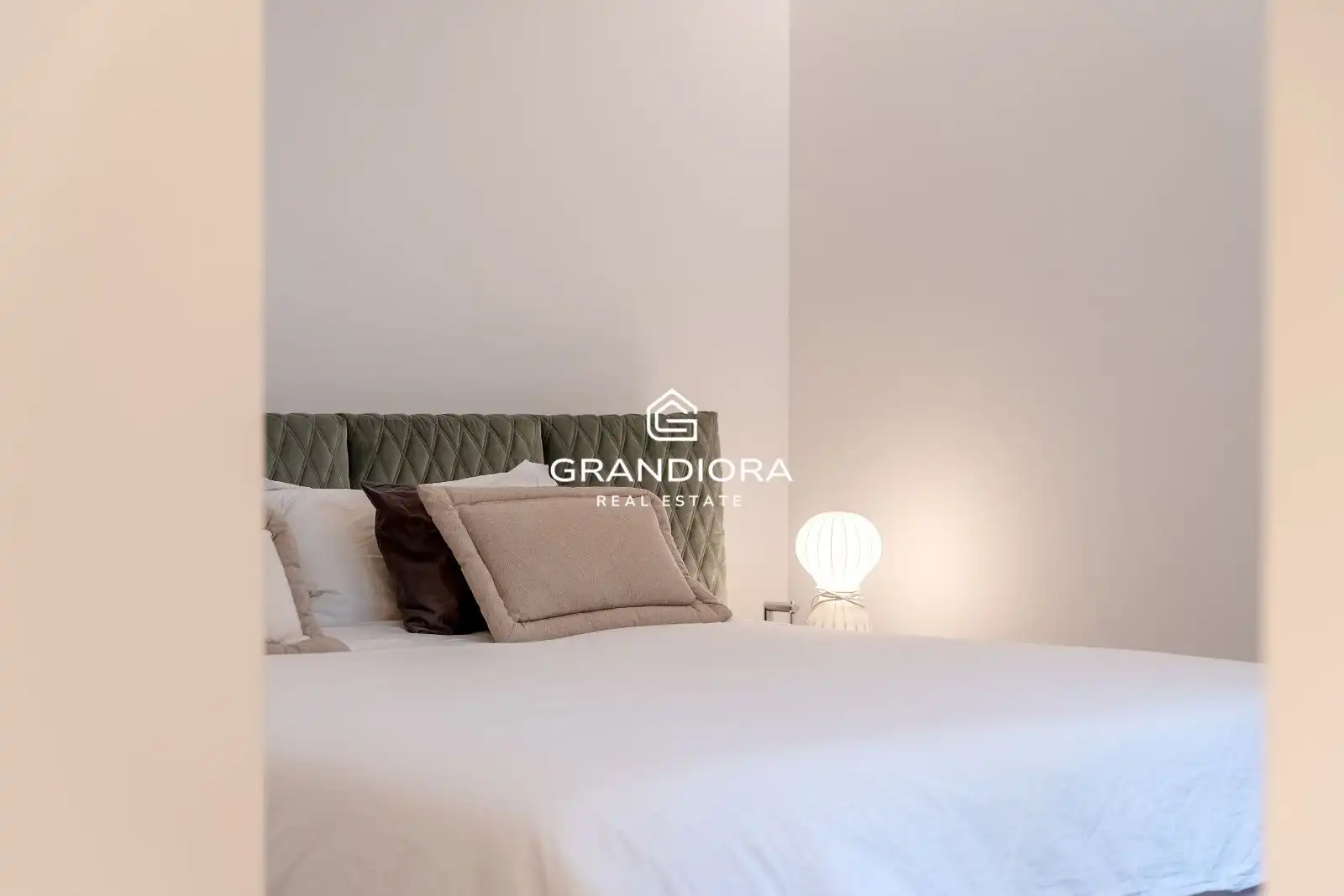 Schlafzimmer von Wohnung zum Verkauf in Barcelona mit Schwimmbad und Gemeinschaftspool