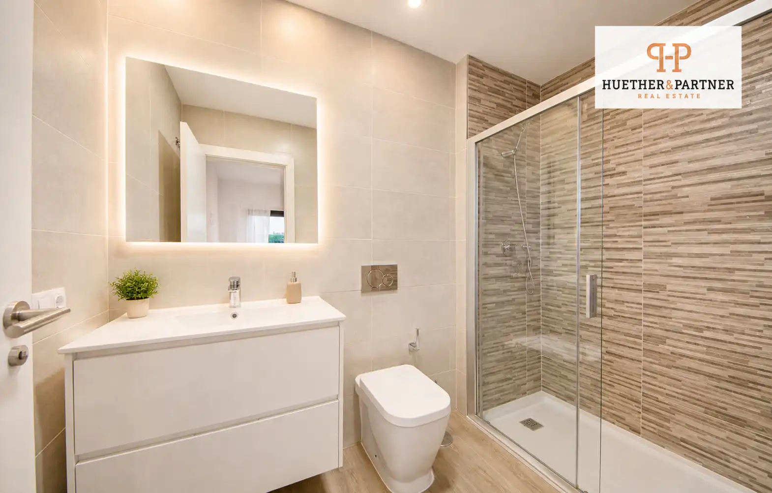Bathroom of Flat for sale in Manacor  with Air Conditioner and Heating