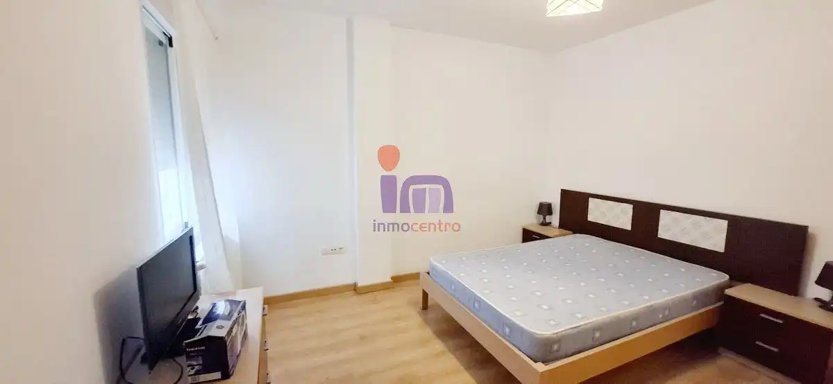 Bedroom of Flat for sale in Valdepeñas  with Air Conditioner, Heating and Storage room