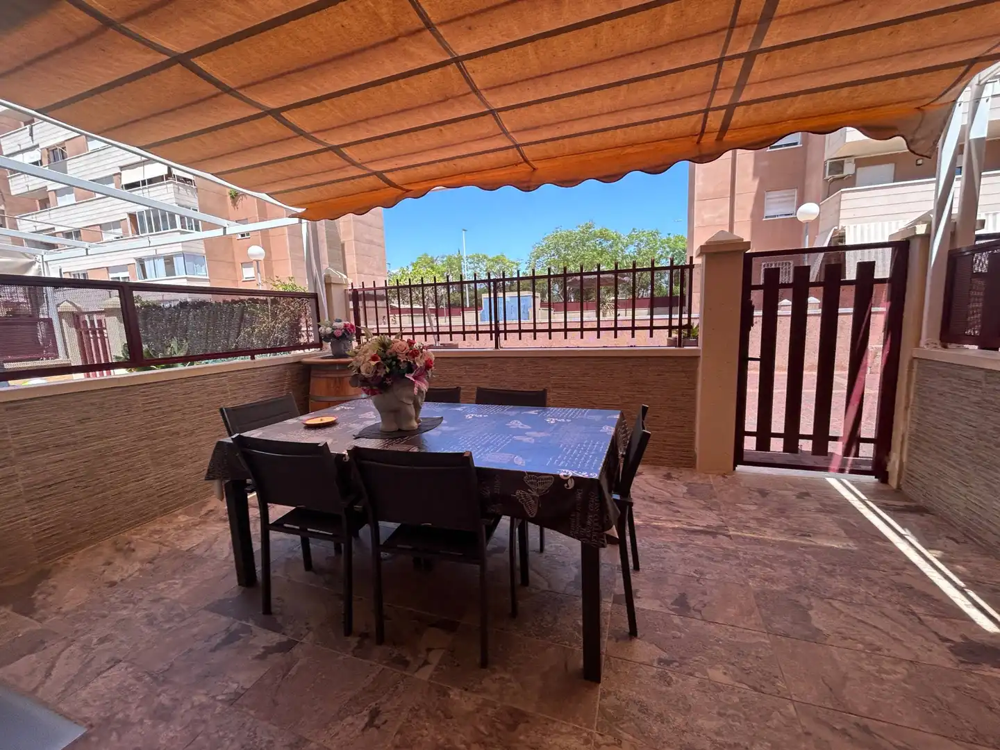 Bungalow con piscina en venta en Calle Calle Juan Gris, imagen 3