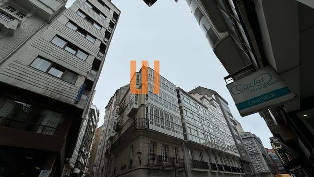 Edificio en Alquiler en Rua Santa Catalina en Ensanche