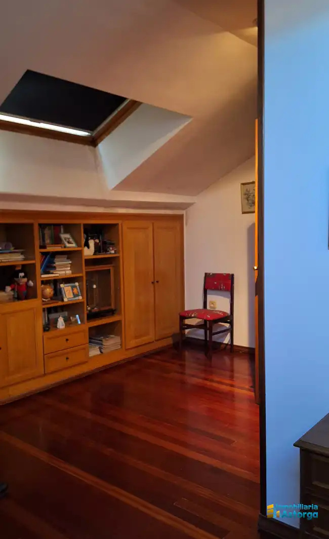 Habitación de Casa o chalet en venta en Astorga con Calefacción, Jardín privado y Parquet