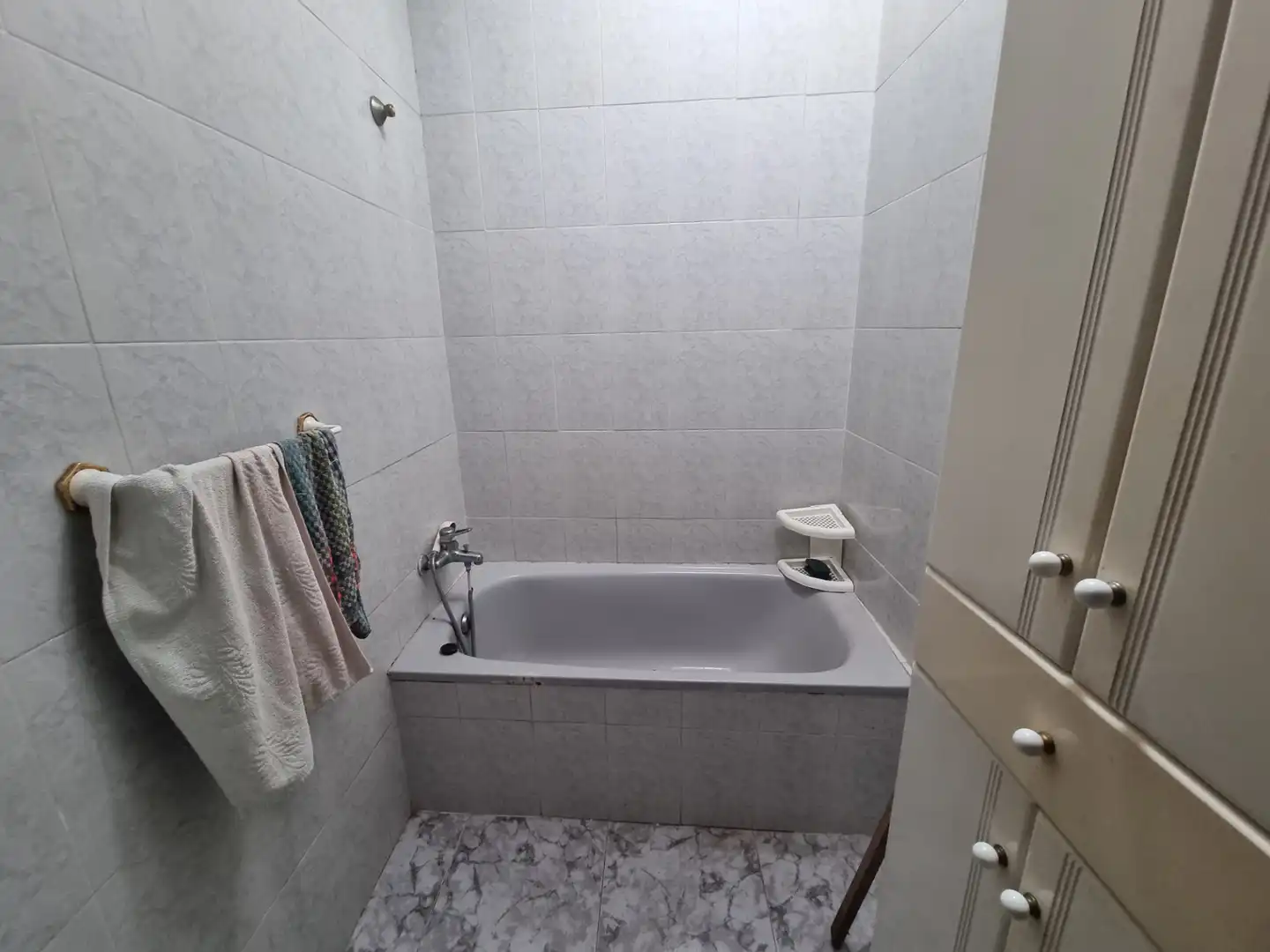 Bany de Casa o xalet en venda en Almería amb Jardí privat, Terrassa i Moblat