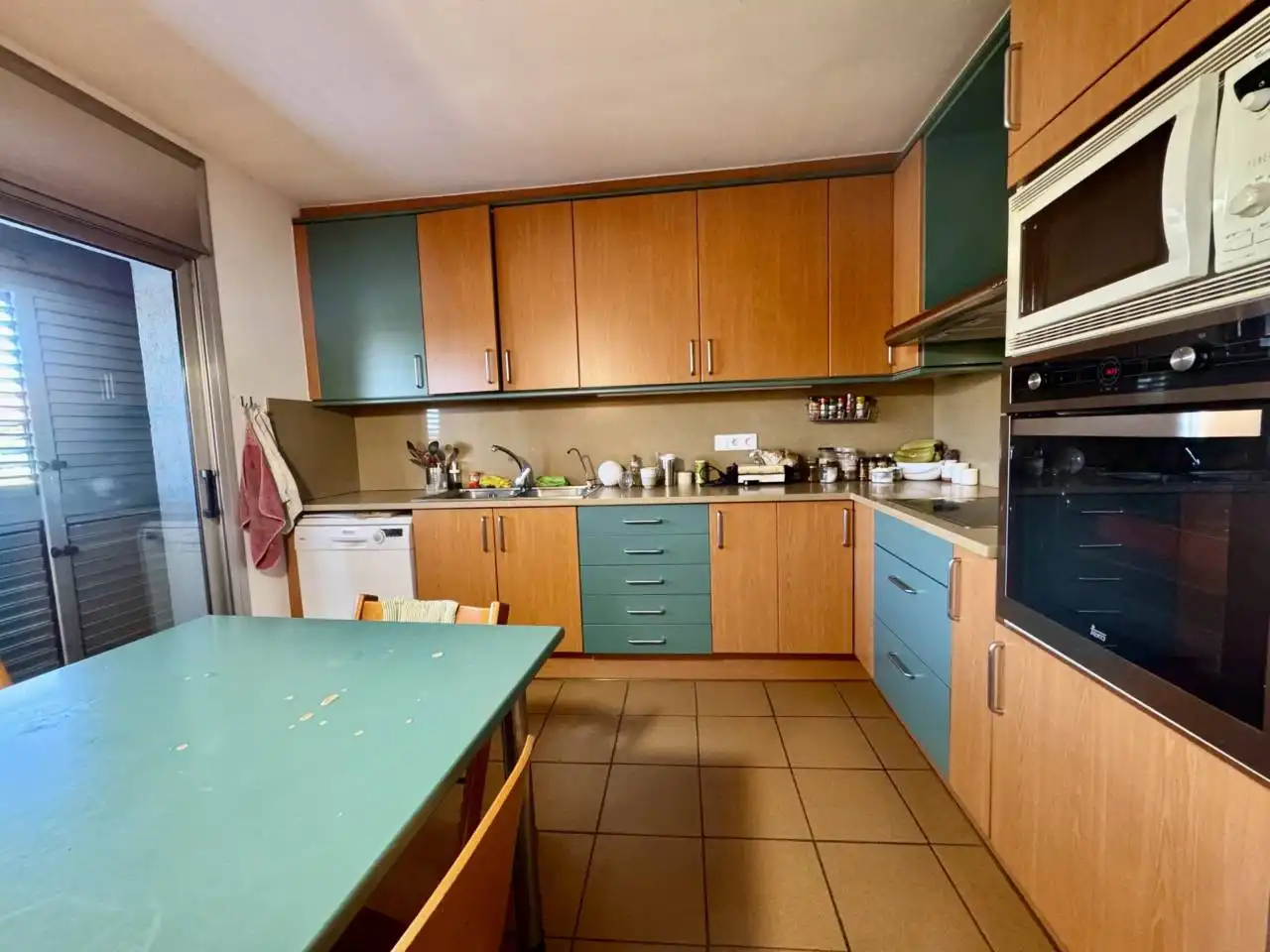 Cocina de Casa o chalet en venta en La Roca del Vallès con Aire acondicionado, Calefacción y Jardín privado