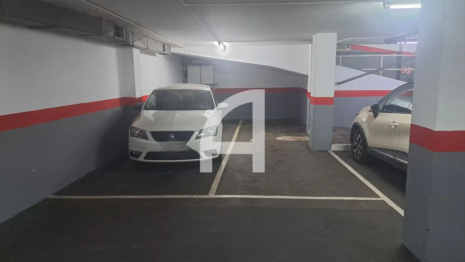 Parking de Piso en venta en Terrassa con Calefacción y Terraza