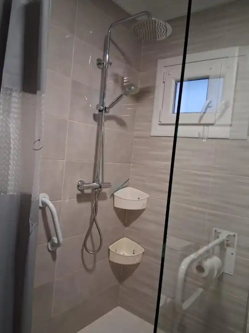 Baño de Piso en venta en Moraleja con Aire acondicionado