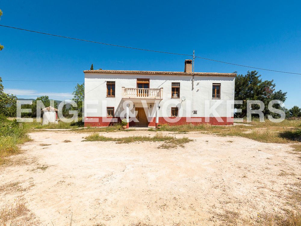 Vista exterior de Casa o xalet en venda en Ontinyent amb Calefacció, Jardí privat i Terrassa