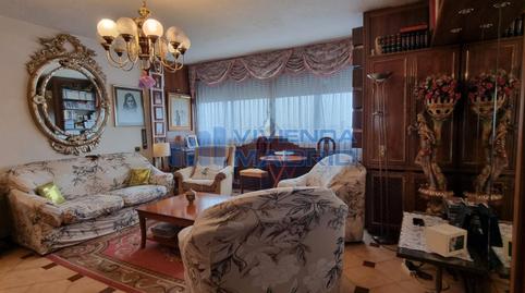 Foto 3 de Piso en venta en Calle Villarrosa, Los Rosales, Madrid