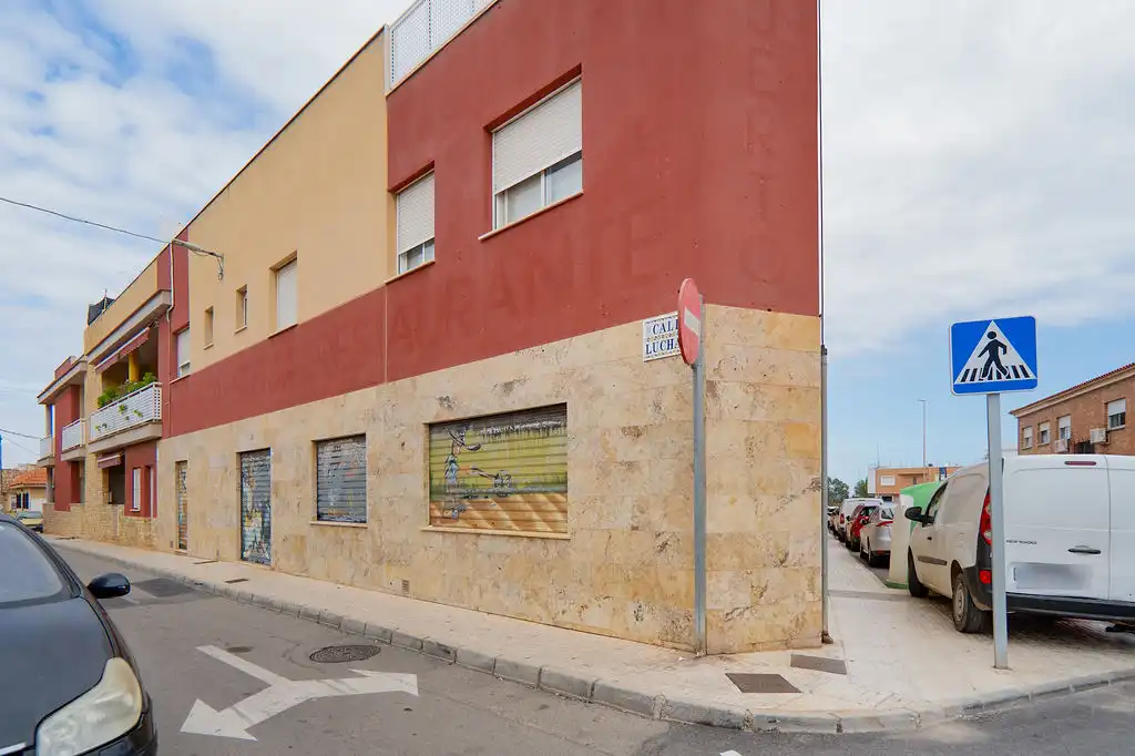 Local comercial en alquiler en C/ Luchana