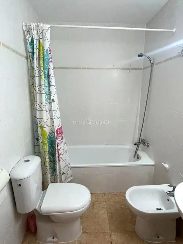 Baño de Piso de alquiler en La Línea de la Concepción con Amueblado