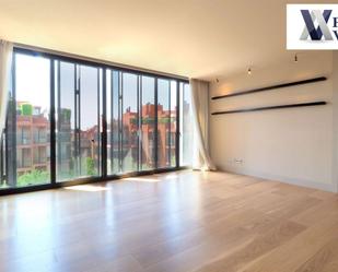 Living room of Flat for sale in  Barcelona Capital  with Air Conditioner, Parquet flooring and Storage room