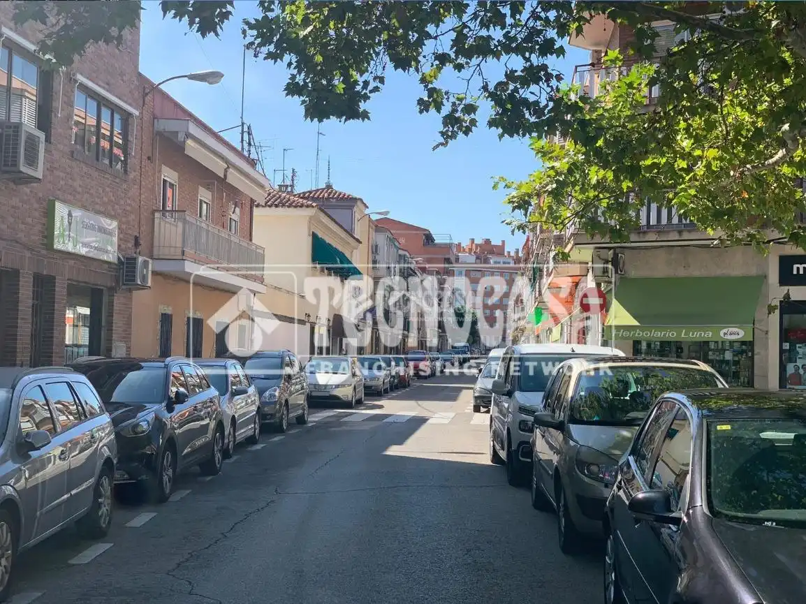 Exterior view of Garage for sale in Madrid