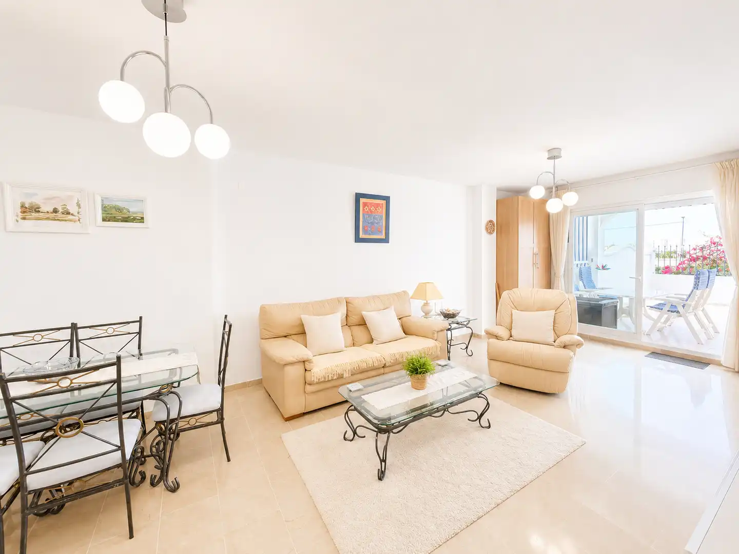 Sala de estar de Piso en venta en Benalmádena con Aire acondicionado, Terraza y Trastero