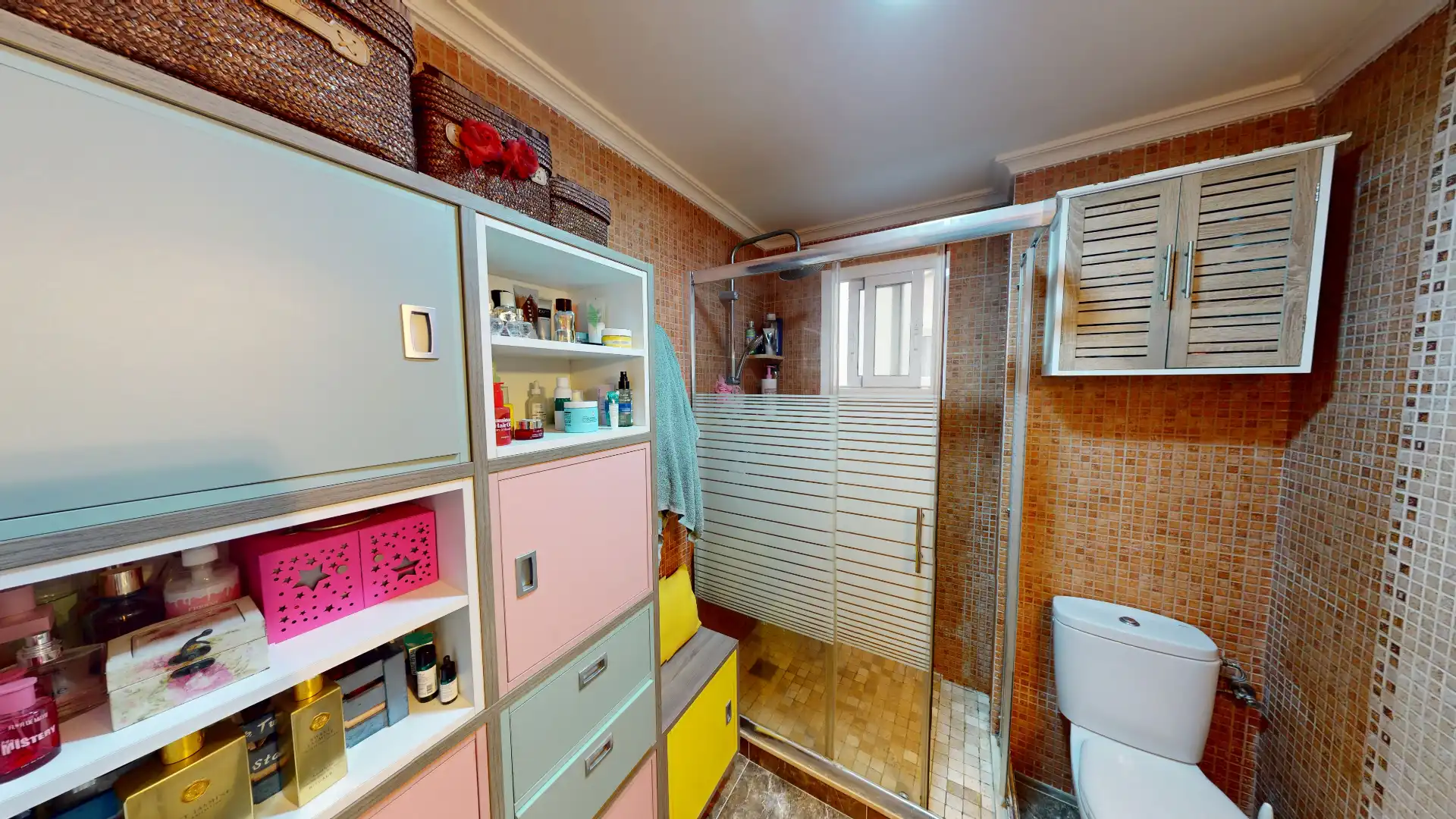 Baño de Piso en venta en Elche / Elx con Aire acondicionado y Amueblado