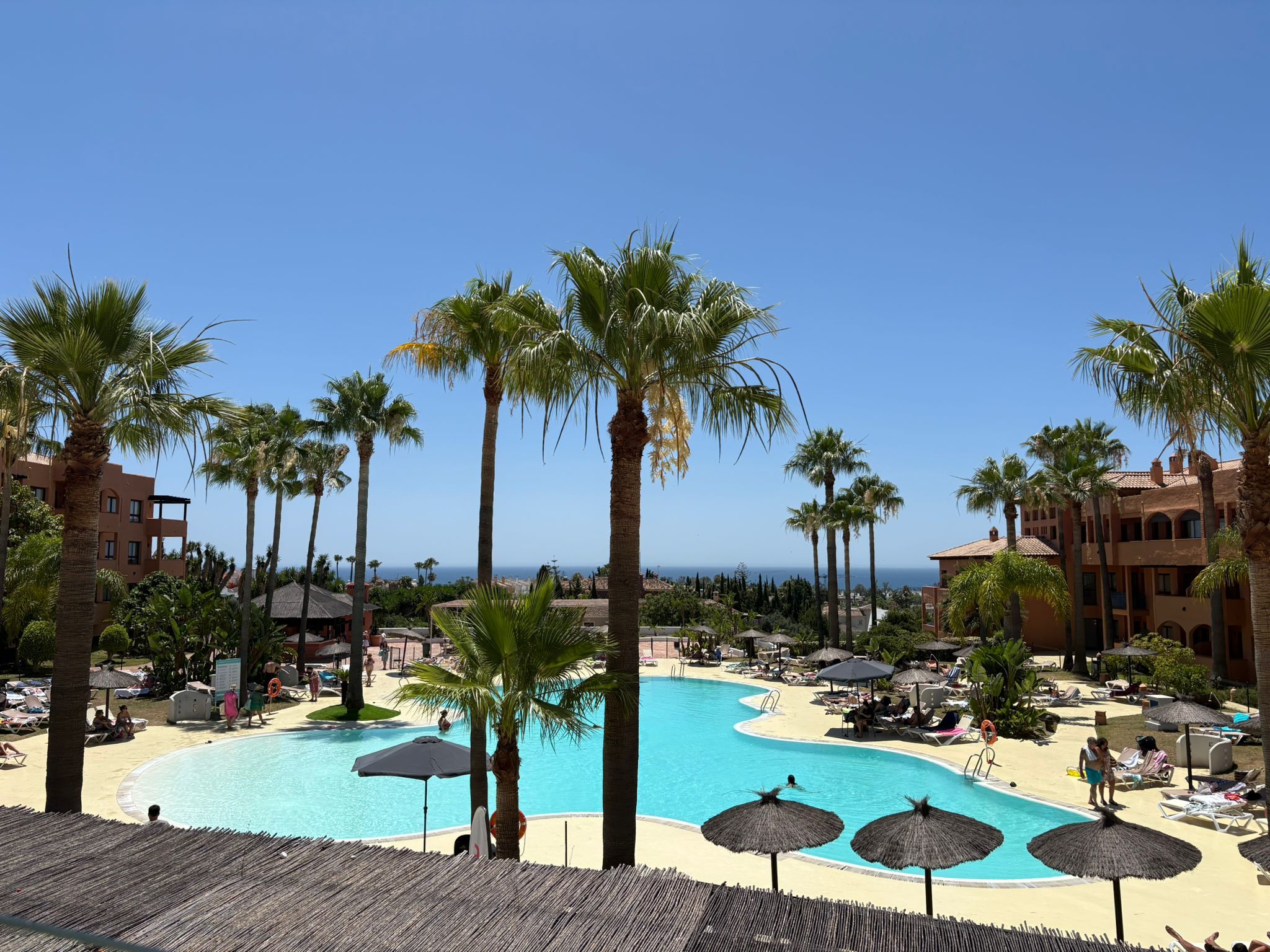 Swimming pool of Apartment for sale in Benahavís  with Private garden and Community pool