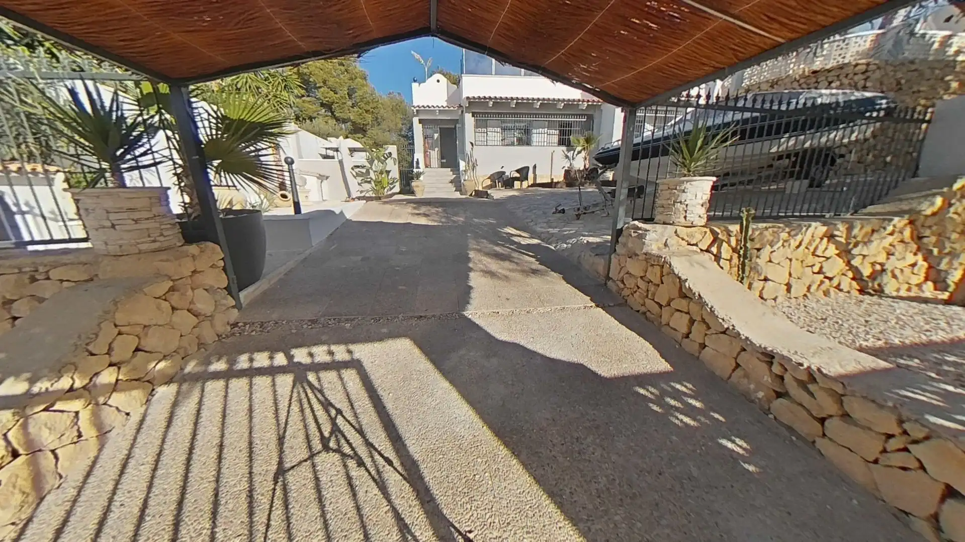 Außenansicht von Haus oder Chalet zum Verkauf in La Nucia mit Privatgarten, Terrasse und Abstellraum