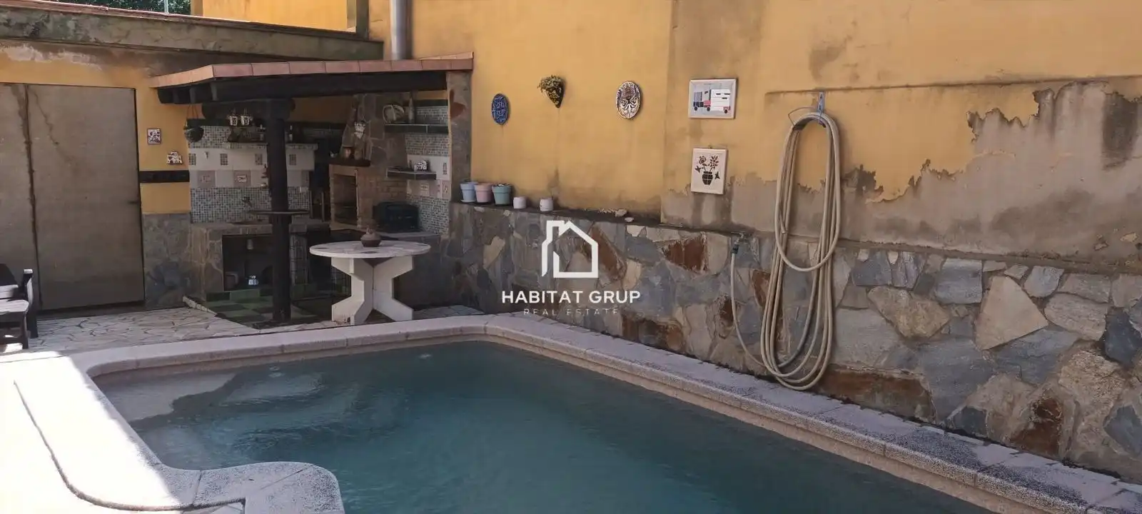 House with pool for sale in Riudarenes