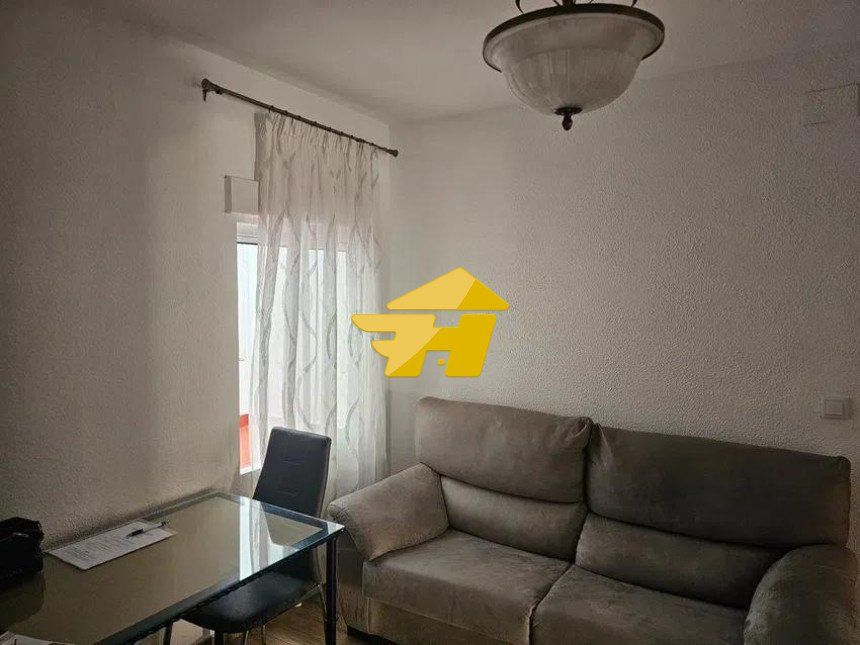 Pis de lloguer a Calle Luis Valenzuela, Viñuela - Rescatado