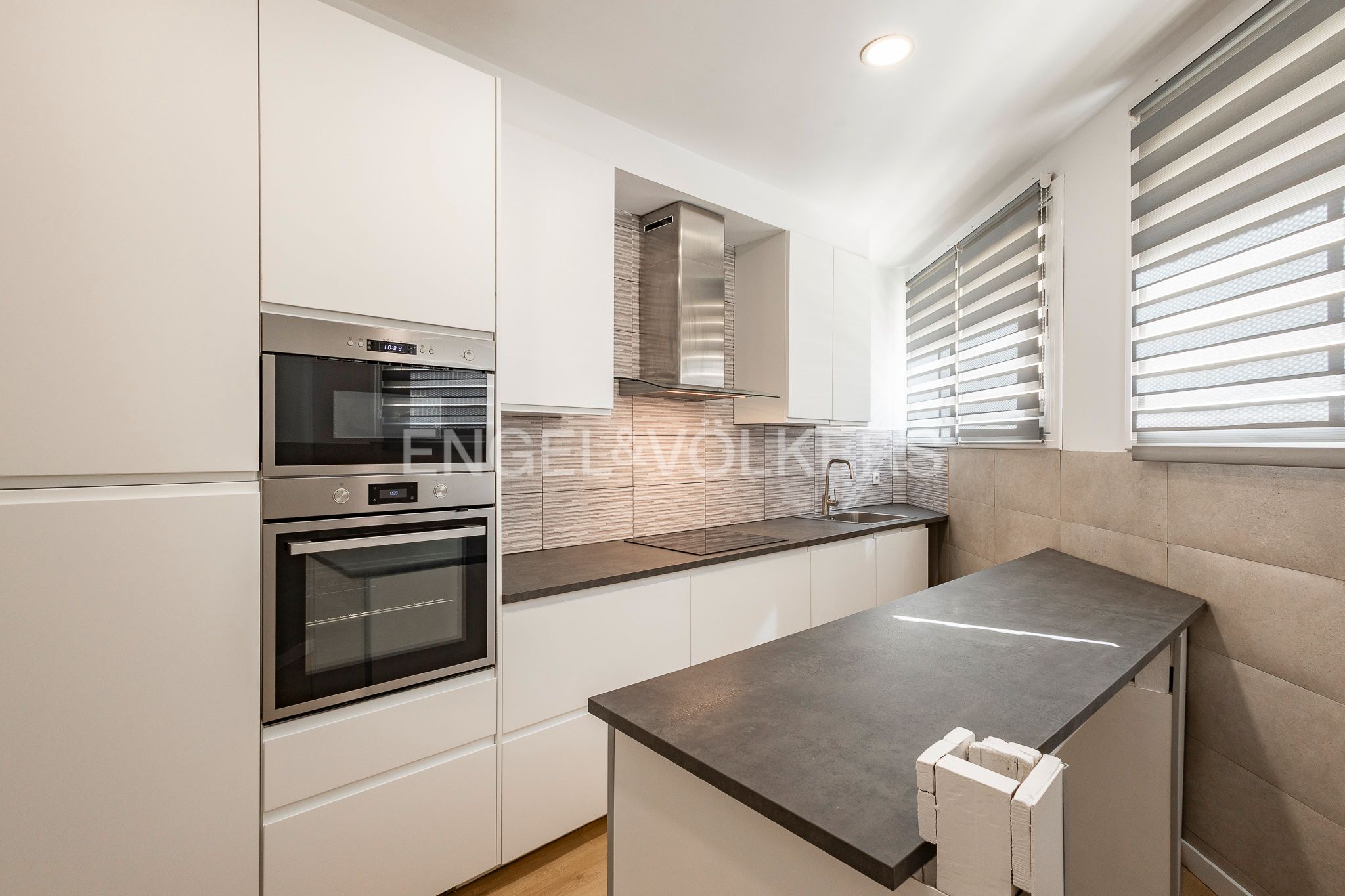 Kitchen of Apartment to rent in Sant Just Desvern  with Air Conditioner, Heating and Parquet flooring