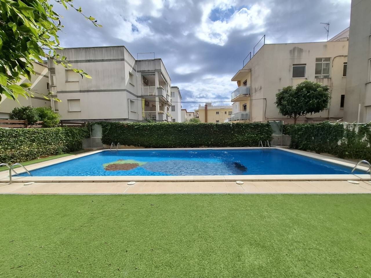 Piscina de Pis en venda en Cubelles amb Aire condicionat, Terrassa i Traster