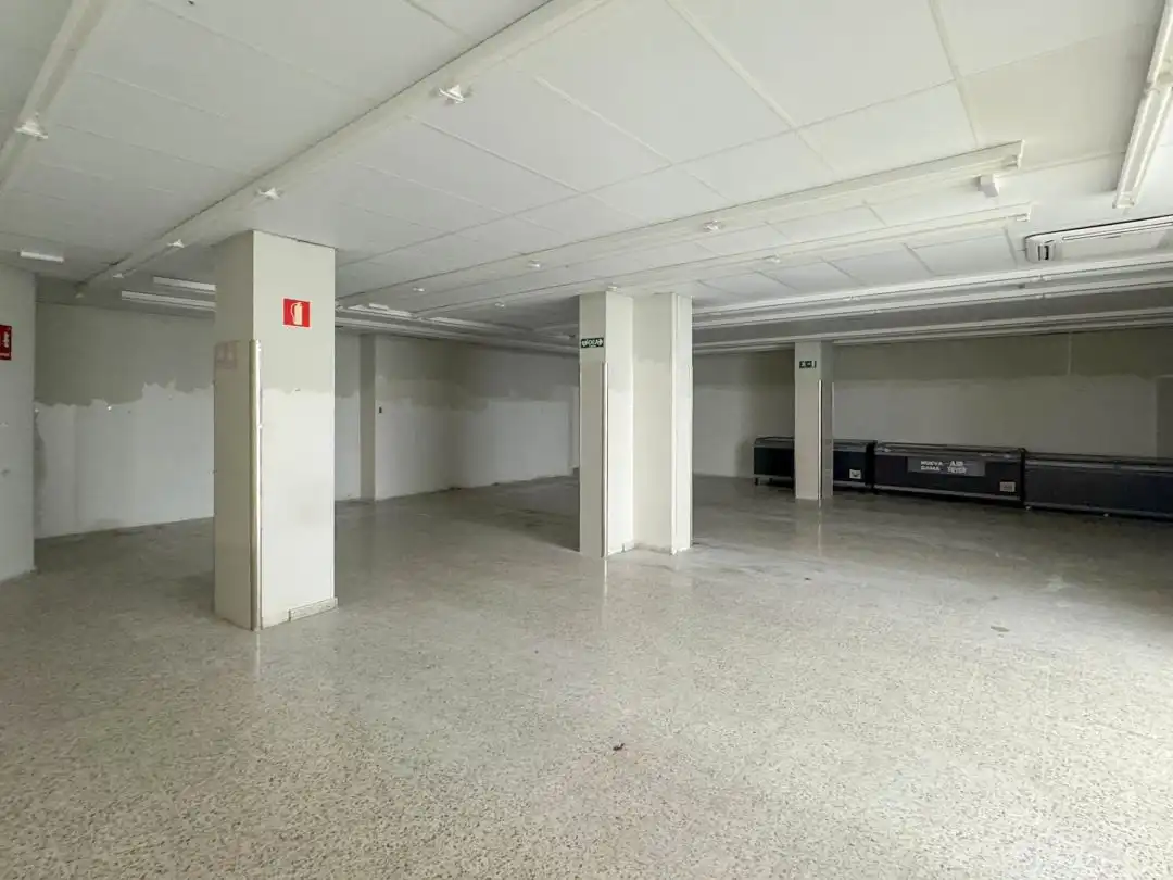 Local de lloguer en Piélagos amb Aire condicionat