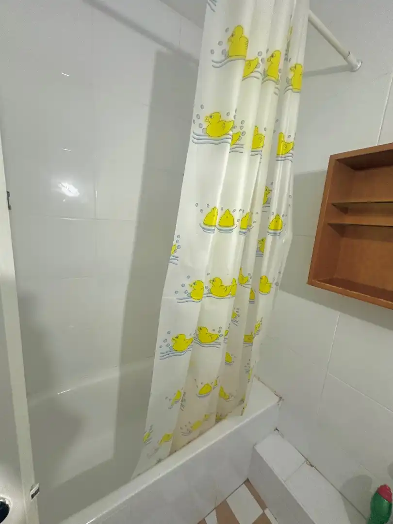 Bathroom of Flat for rent in Barcelona  with Air Conditioner, Furnished and Oven