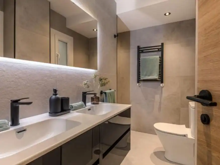 Bathroom of Flat for sale in Madrid  with Heating