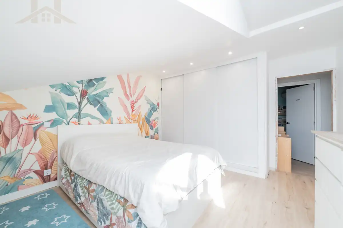 Habitación de Dúplex en venta en Sevilla la Nueva con Aire acondicionado, Calefacción y Balcón
