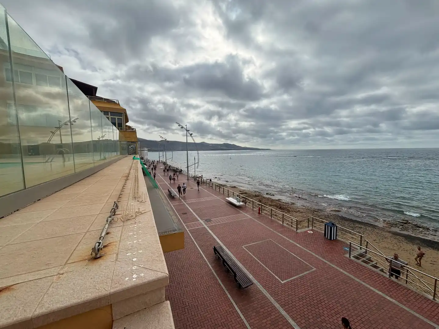 Vista exterior de Pis en venda en Las Palmas de Gran Canaria amb Moblat i Piscina comunitària