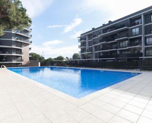 Swimming pool of Flat for sale in Terrassa  with Air Conditioner, Heating and Terrace