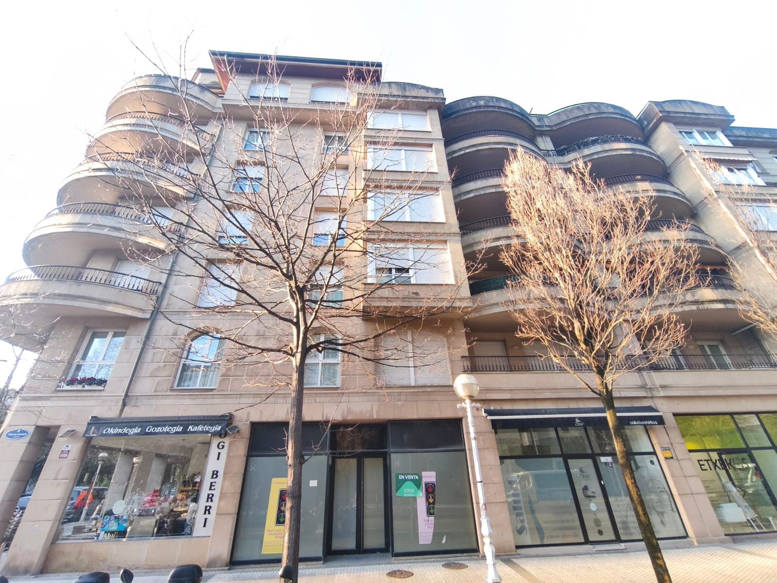 Vista exterior de Local en venda en Donostia - San Sebastián 