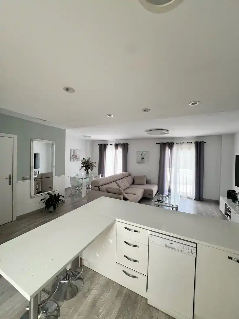 Sala d'estar de Pis en venda en Vélez-Málaga amb Aire condicionat, Piscina i Balcó