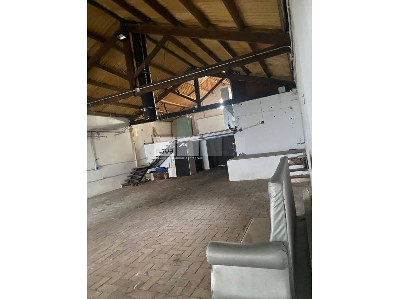 Industrial buildings to rent in Seva