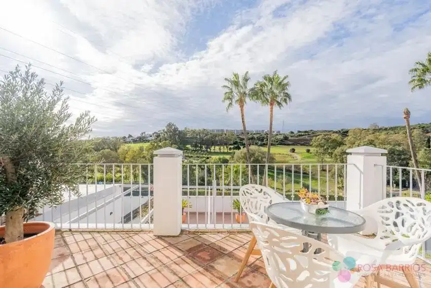 Terrassa de Casa adosada en venda en Estepona amb Terrassa, Traster i Piscina comunitària