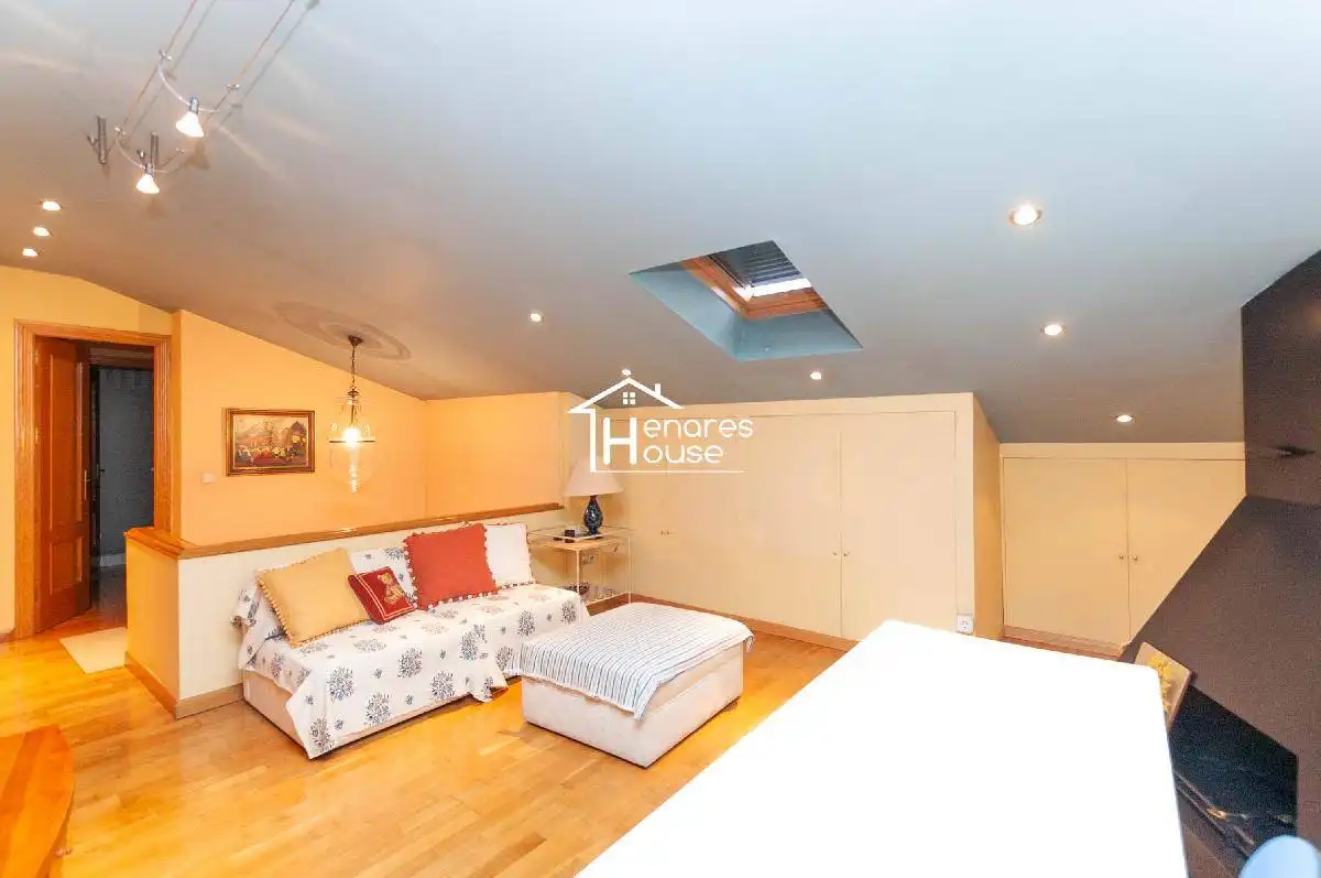 Dúplex en venta en Alcalá de Henares con Aire acondicionado, Calefacción y Parquet