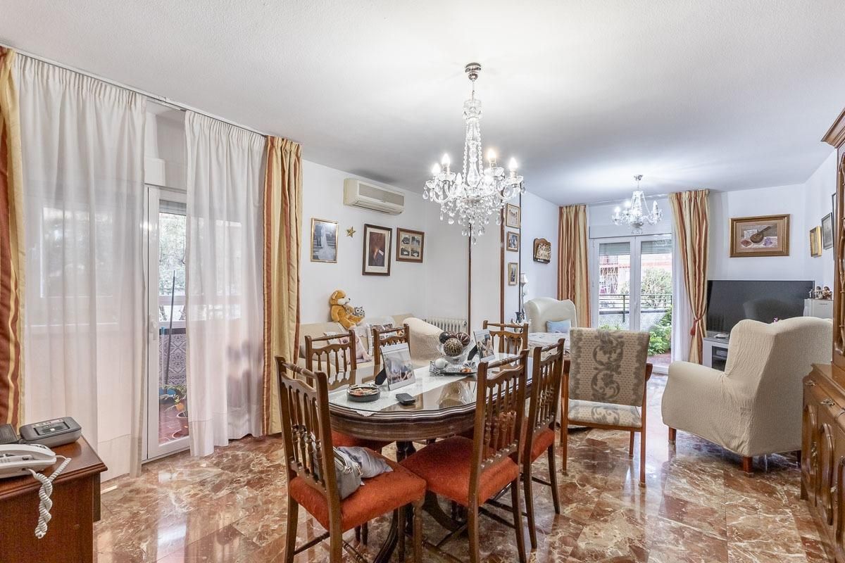 Comedor de Piso en venta en  Granada Capital con Aire acondicionado, Calefacción y Terraza