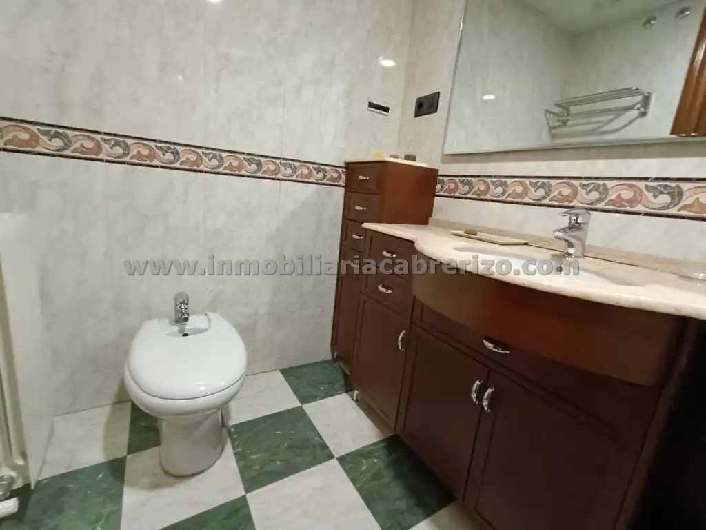 Flat for sale in Calle Rodrigo de Arriaga Mendo, Residencia