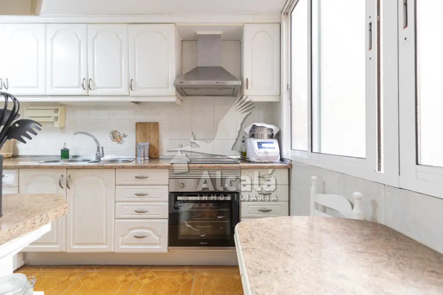 Cocina de Piso en venta en Alcalá de Henares con Calefacción, Terraza y Trastero
