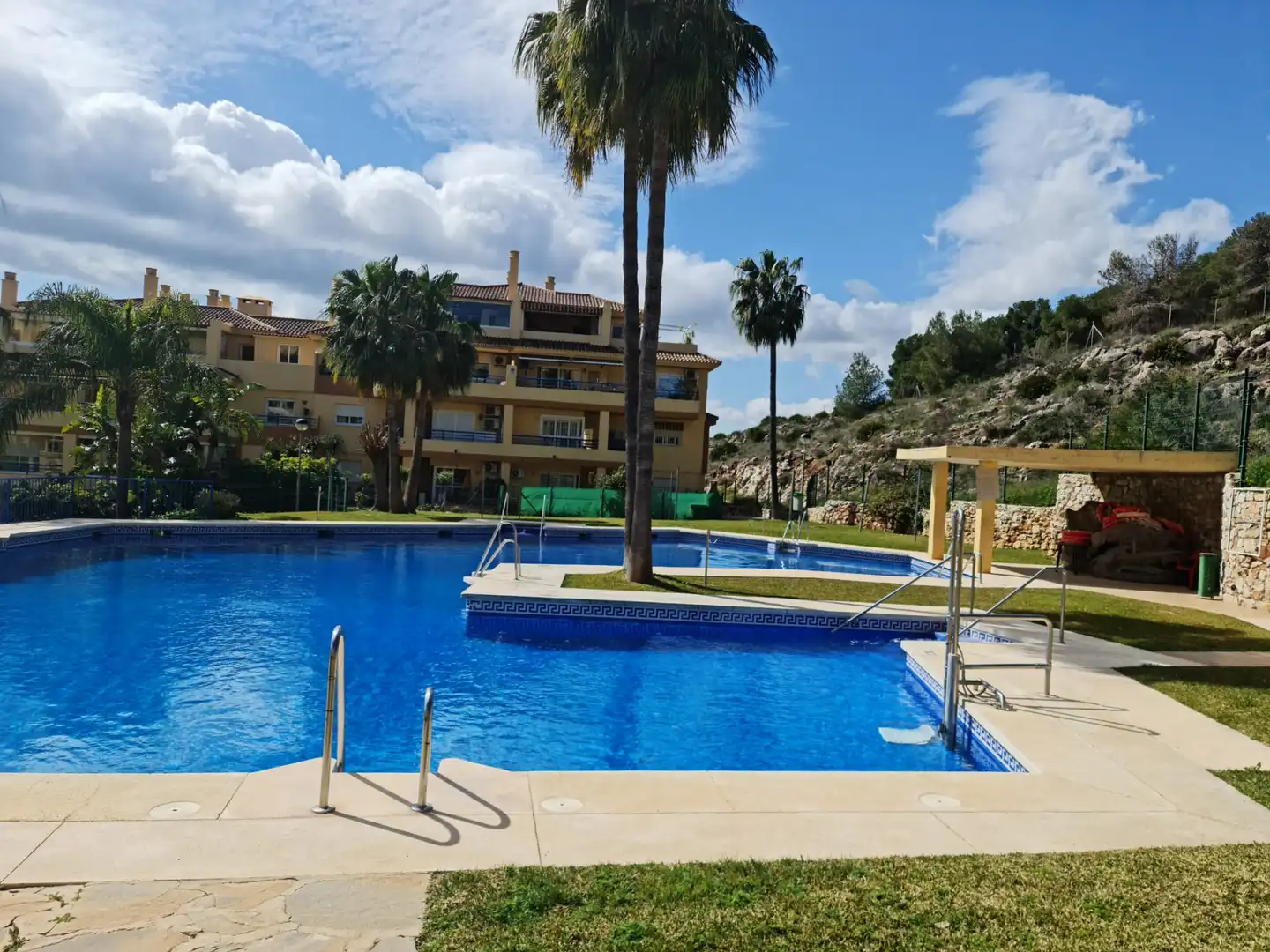 Piscina de Pis de lloguer en Torremolinos amb Aire condicionat, Calefacció i Terrassa