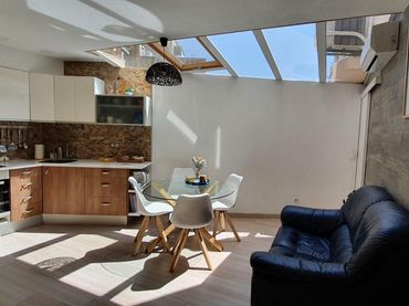 Flat with lift for sale in Centre