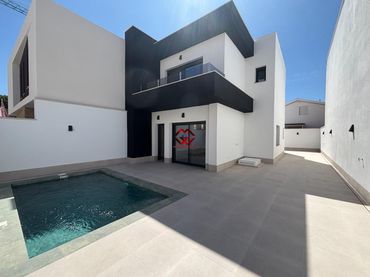 Villa con balcone in vendita a Heredades