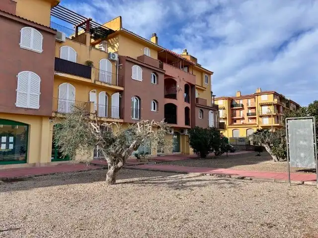 Vista exterior de Estudi en venda en Mont-roig del Camp amb Aire condicionat, Calefacció i Piscina comunitària