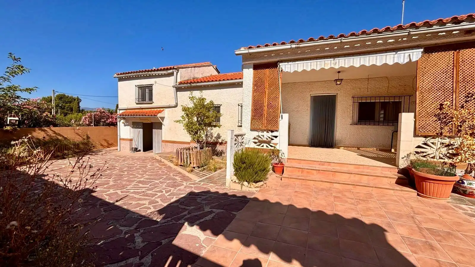 Vista exterior de Casa o chalet en venta en Pedralba con Jardín privado, Terraza y Piscina