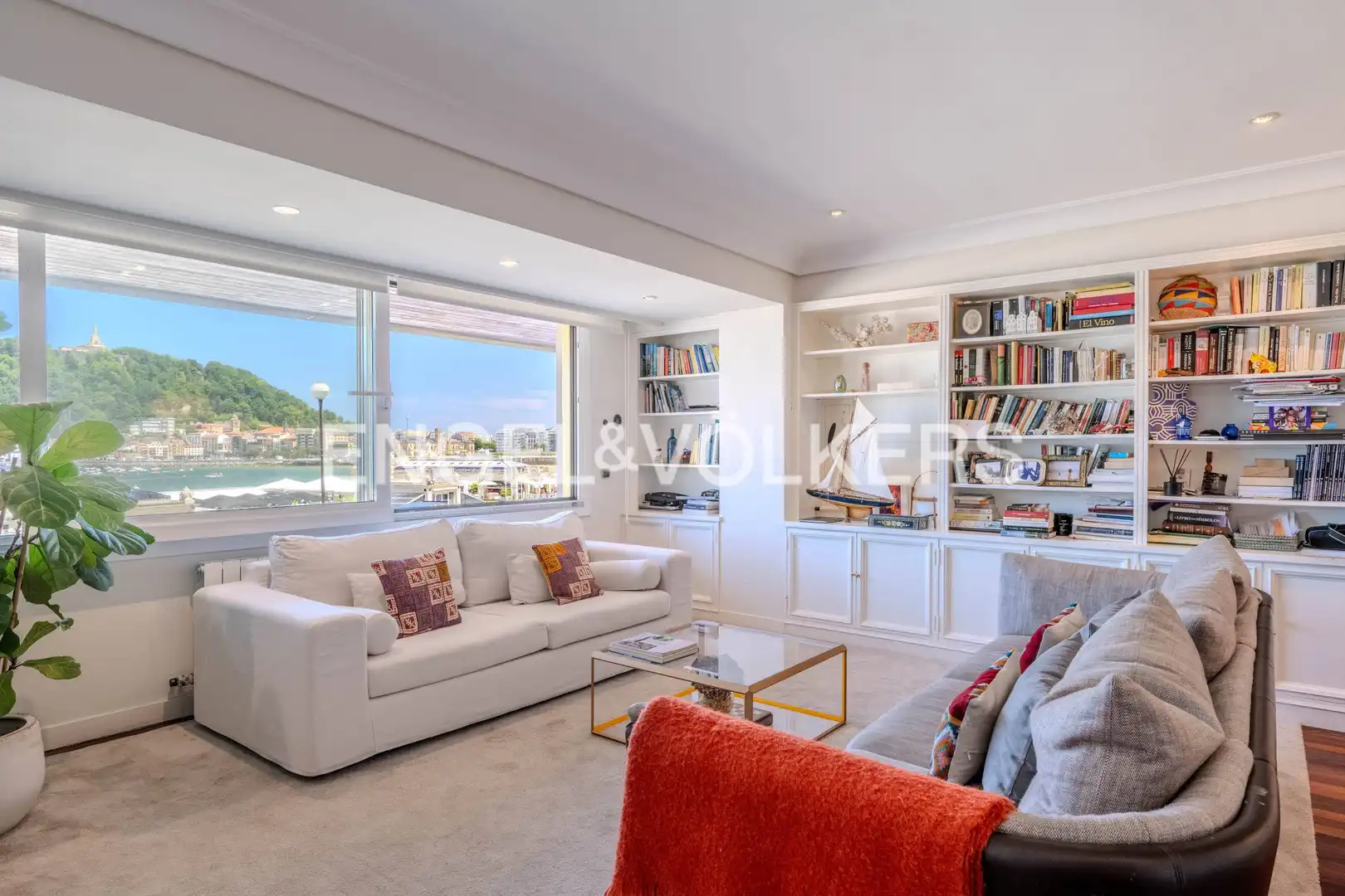 Sala de estar de Piso en venta en Donostia - San Sebastián  con Calefacción, Parquet y Terraza