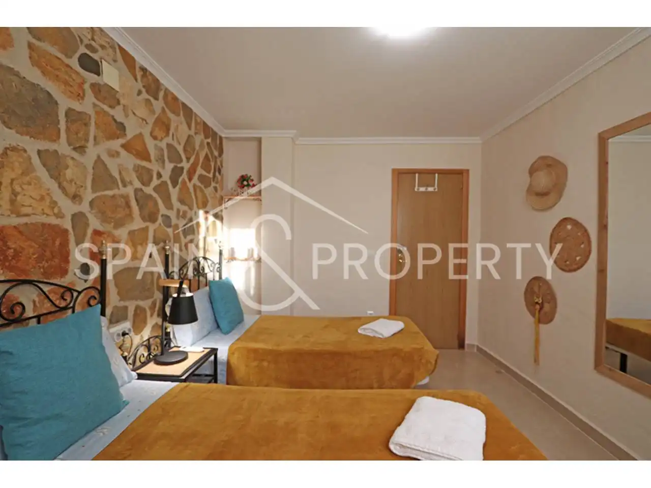Dormitori de Casa o xalet en venda en Turís amb Aire condicionat, Jardí privat i Terrassa