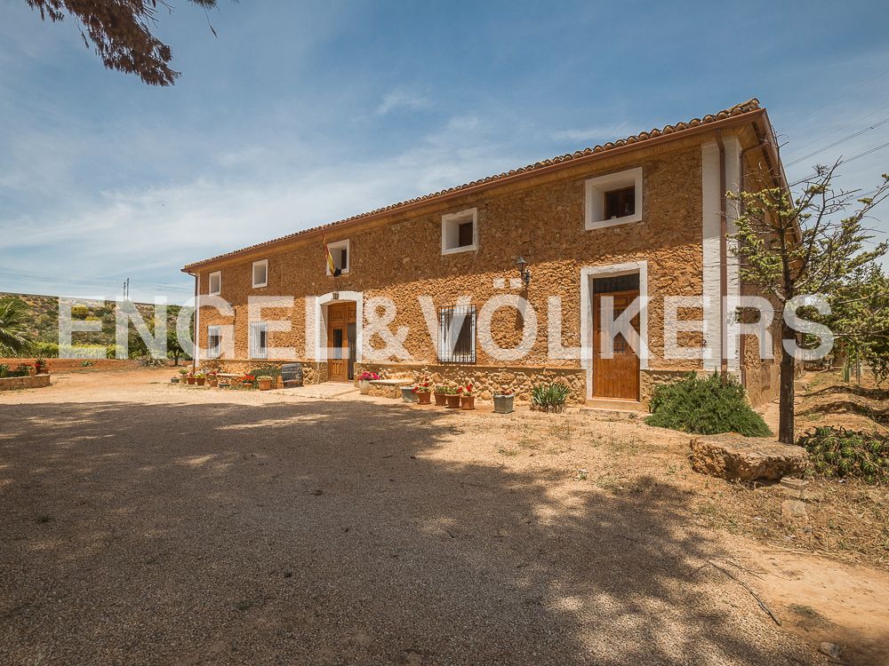 Exterior view of House or chalet for sale in Mogente / Moixent  with Heating and Private garden