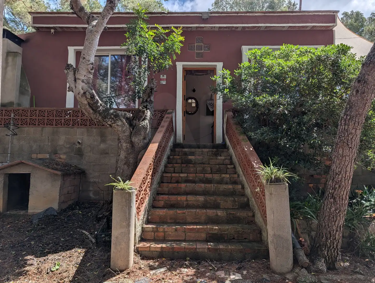 Exterior view of Houses for sale in Vilanova i la Geltrú  with Heating, Terrace and Swimming Pool