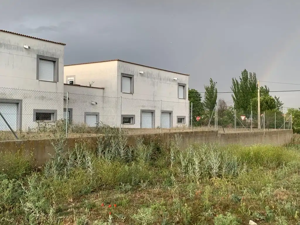 Casa adosada en venta en Avenida de la Guardia Civil, Manganeses de la Lampreana