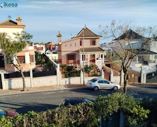 Vista exterior de Casa o xalet en venda en El Rompido amb Aire condicionat, Calefacció i Jardí privat