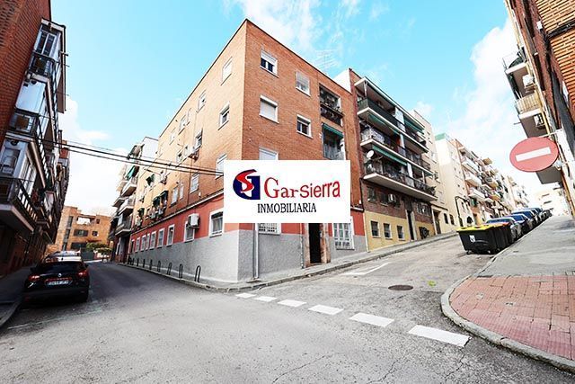 Vista exterior de Piso en venta en  Madrid Capital con Calefacción